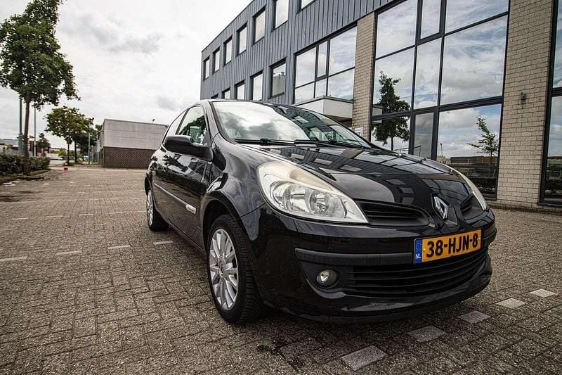 Zwart Gebruikt 2008 Renault Clio II Rip Curl Hatchback | € 2.650 - Afbeelding 1/4
