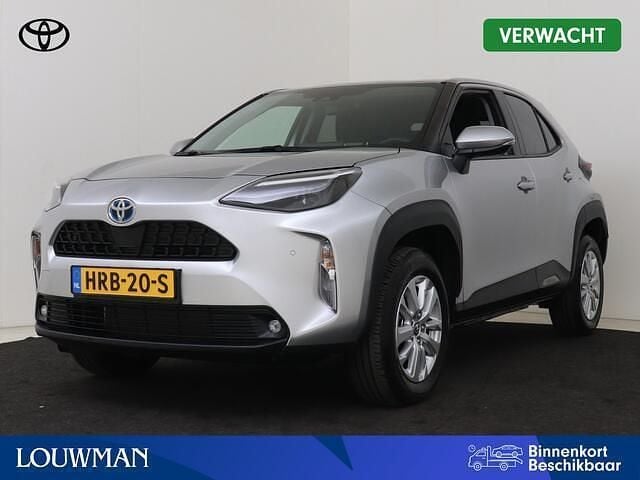 Grijs, metallic lak Gebruikt 2024 Toyota Yaris Cross Limited SUV | € 28.950 (Goede deal) - Afbeelding 1/3
