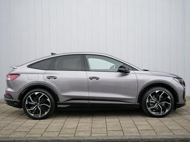 Occasion Audi Q4 Sportback e-tron Comfort 219 kW (298 PK) 2022 Grijs SUV
