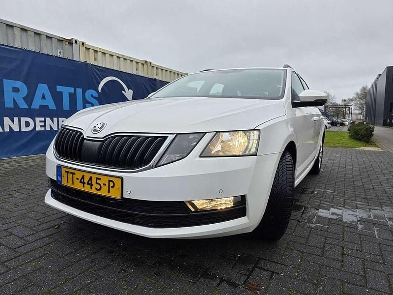 Gebruikt 2018 Skoda Octavia Stationwagen | € 13.000 (Super prijs) - Afbeelding 1/4