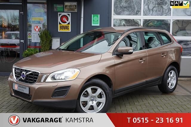 Bruin (metallic) Gebruikt 2011 Volvo XC60 Momentum SUV | € 15.950 (Eerlijke prijs) - Afbeelding 1/3