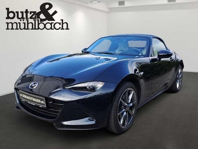 Zwart Gebruikt 2023 Mazda MX5 Kizuna Cabriolet | € 37.761 (Eerlijke prijs) - Afbeelding 1/4