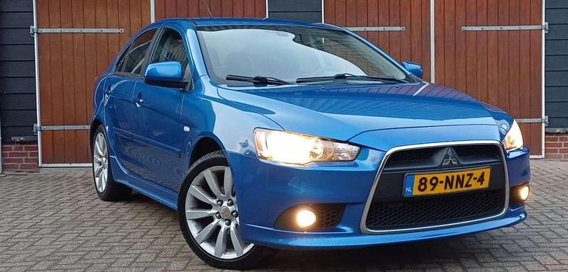 Blauw Gebruikt 2010 Mitsubishi Lancer Sportback Intense Hatchback | € 3.450 (Eerlijke prijs) - Afbeelding 1/4