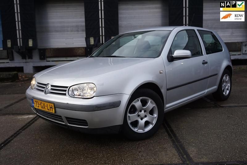 Grijs Gebruikt 2001 VW Golf IV Trendline Hatchback | € 1.295 (Super prijs) - Afbeelding 1/4