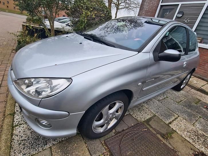 Occasion Peugeot 206 Quiksilver 108 PK (79 kW) 2003