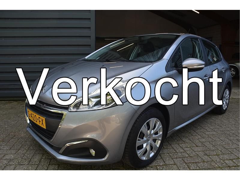 Grijs Gebruikt 2019 Peugeot 208 Active Hatchback | € 7.950 (Goede deal) - Afbeelding 1/4