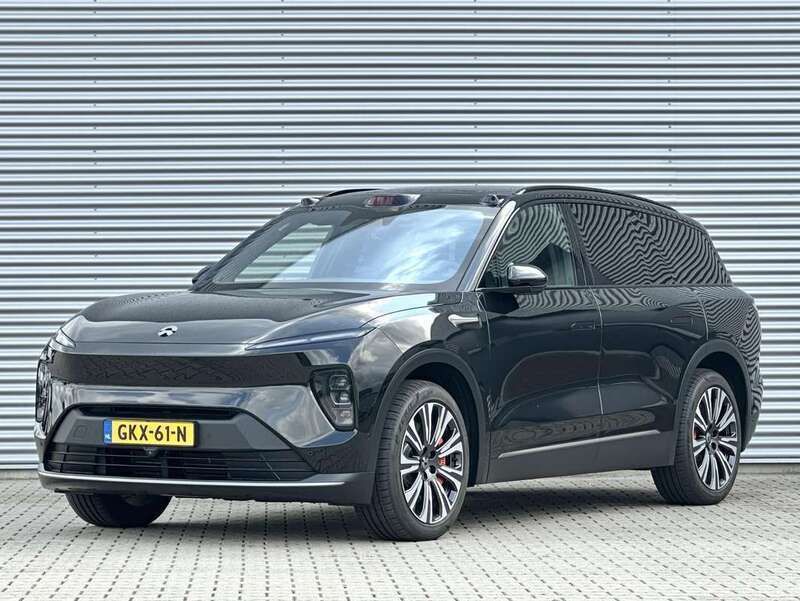 Deep black Gebruikt 2024 Nio EL8 SUV | € 69.950 - Afbeelding 1/4