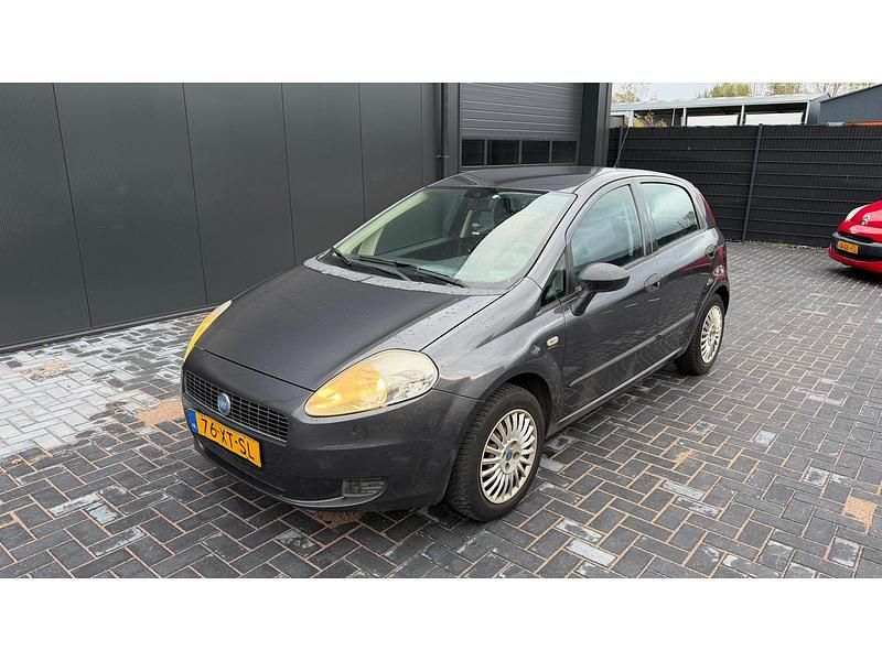 Grijs Gebruikt 2007 Fiat Punto Active Hatchback | € 1.750 (Eerlijke prijs) - Afbeelding 1/4