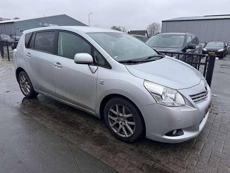 Grijs Occasion 2011 Toyota Verso MPV | € 3.950 (Goede deal) - Afbeelding 1/4