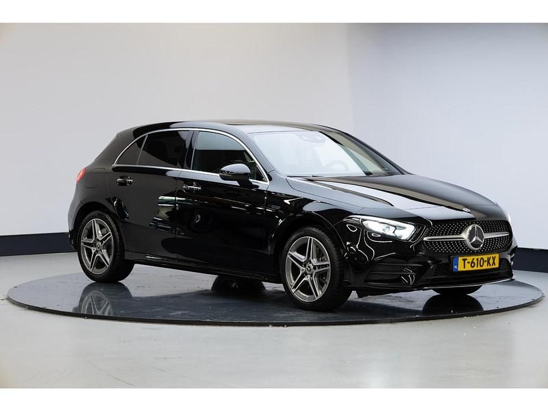 Zwart Gebruikt 2020 Mercedes A250 AMG Hatchback | € 24.450 (Eerlijke prijs) - Afbeelding 1/4