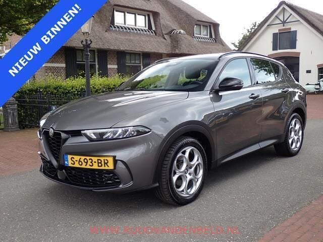 Grijs Gebruikt 2023 Alfa Romeo Tonale Sprint SUV | € 23.900 - Afbeelding 1/4