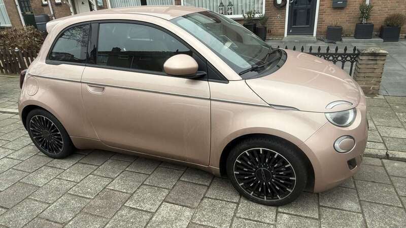 Goud Gebruikt 2022 Fiat 500e Icon Hatchback | € 16.900 (Eerlijke prijs) - Afbeelding 1/4