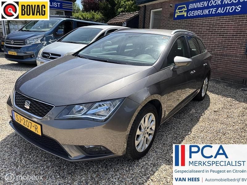 Grijs Occasion 2015 Seat Leon ST Style Stationwagen | € 9.945 (Iets duurder) - Afbeelding 1/4