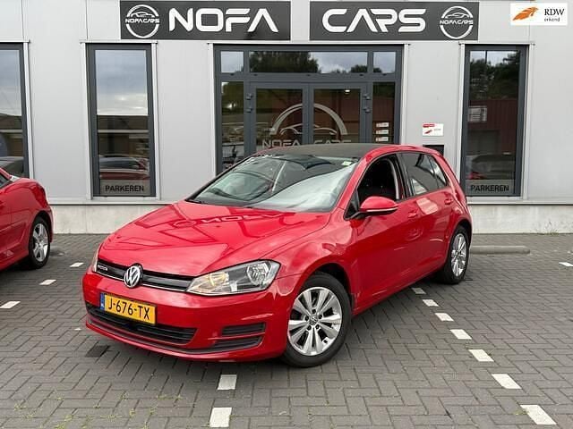 Occasion VW Golf VII Comfortline 110 PK (80 kW) 2014 Rood Hatchback