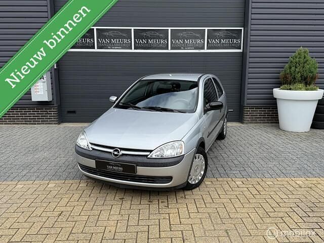 Grijs Gebruikt 2002 Opel Corsa Comfort Hatchback | € 950 (Eerlijke prijs) - Afbeelding 1/4