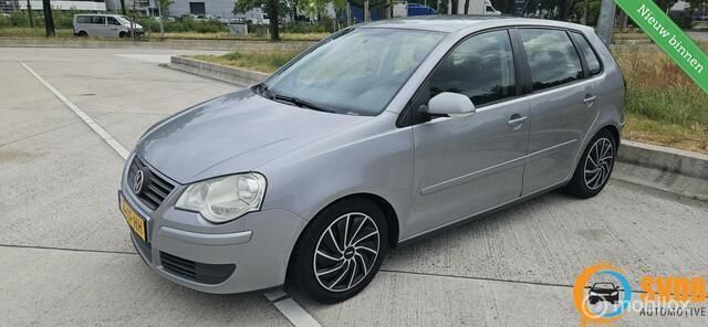 Grijs Gebruikt 2008 VW Polo Comfortline Hatchback | € 2.499 (Eerlijke prijs) - Afbeelding 1/4