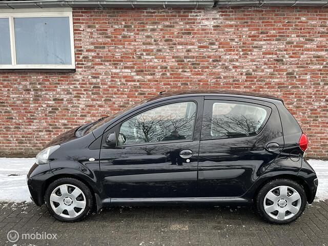 Occasion Toyota Aygo Sport 68 PK (50 kW) 2007 Zwart Hatchback