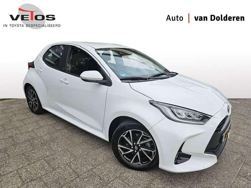 Wit Occasion 2023 Toyota Yaris Hybrid Limited Hatchback | € 21.500 (Goede deal) - Afbeelding 1/4