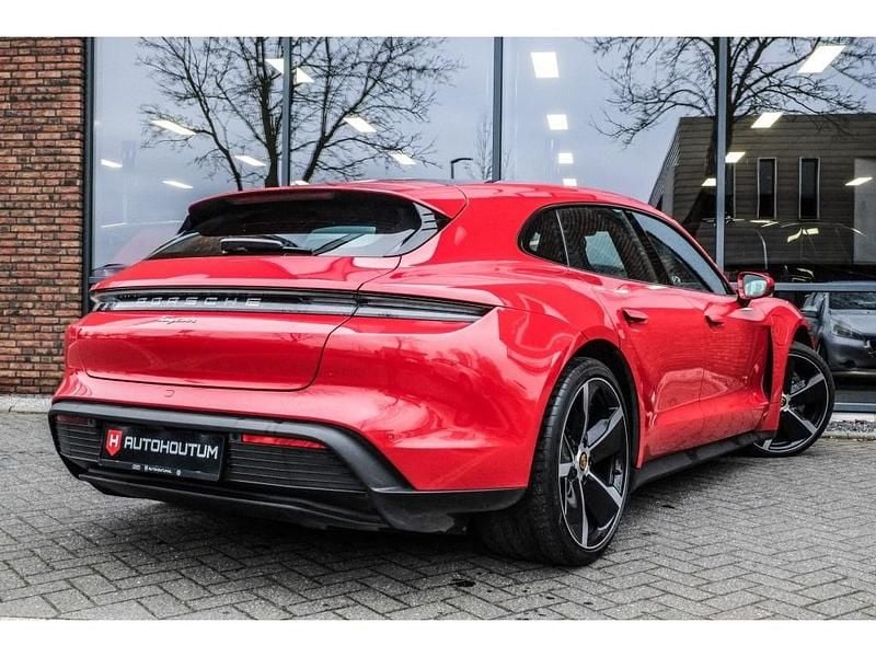 Occasion Porsche Taycan Sport Turismo 351 kW (478 PK) 2024 Rood Stationwagen