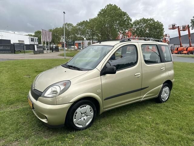 Occasion Toyota Yaris Verso Luna 86 PK (63 kW) 2001 Beige MPV