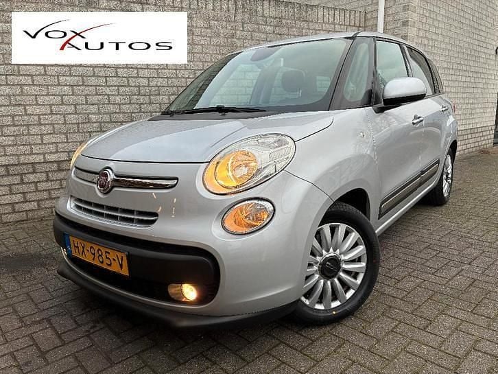 Grijs (metallic) Gebruikt 2016 Fiat 500L Living MPV | € 8.495 (Eerlijke prijs) - Afbeelding 1/4