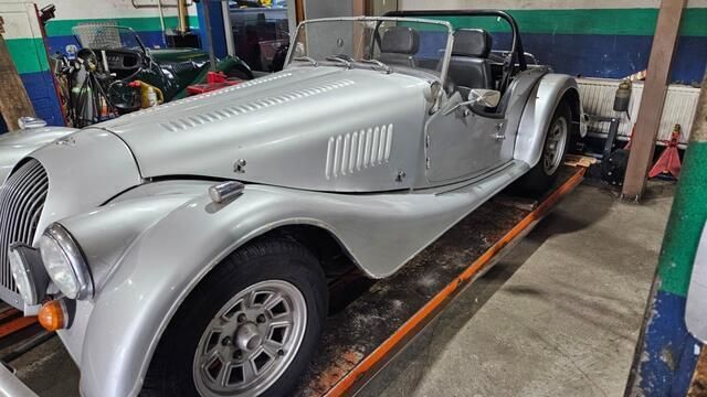 Grijs Gebruikt 1980 Morgan Plus Cabriolet | € 25.000 - Afbeelding 1/4