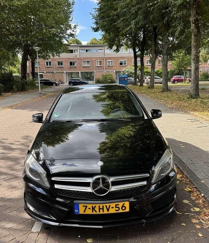 Zwart Gebruikt 2013 Mercedes A180 Ambition Stationwagen | € 10.750 (Eerlijke prijs) - Afbeelding 1/4