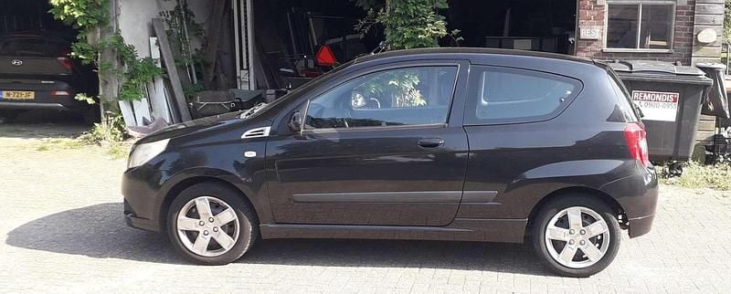 Zwart Gebruikt 2009 Chevrolet Aveo LS Hatchback | € 1.999 (Eerlijke prijs) - Afbeelding 1/3