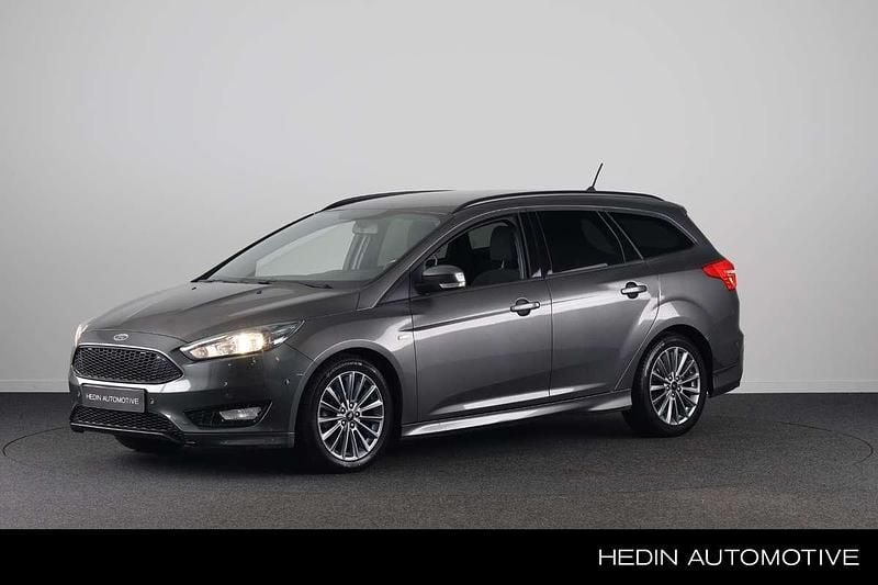 Grijs Gebruikt 2018 Ford Focus ST-Line Stationwagen | € 11.445 (Super prijs) - Afbeelding 1/3