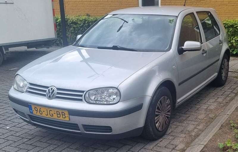 Grijs Gebruikt 2002 VW Golf IV Comfortline Hatchback | € 500 (Eerlijke prijs) - Afbeelding 1/4