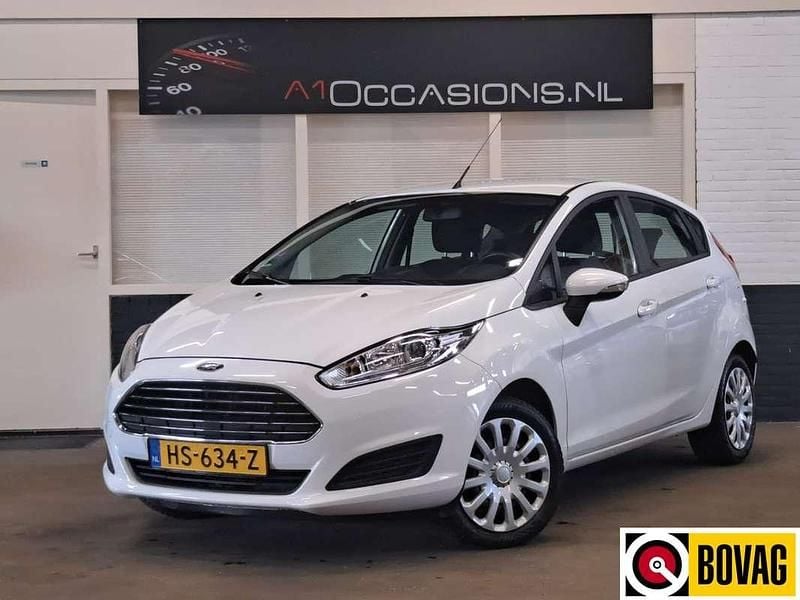 Wit Gebruikt 2015 Ford Fiesta Style Hatchback | € 5.995 (Eerlijke prijs) - Afbeelding 1/4