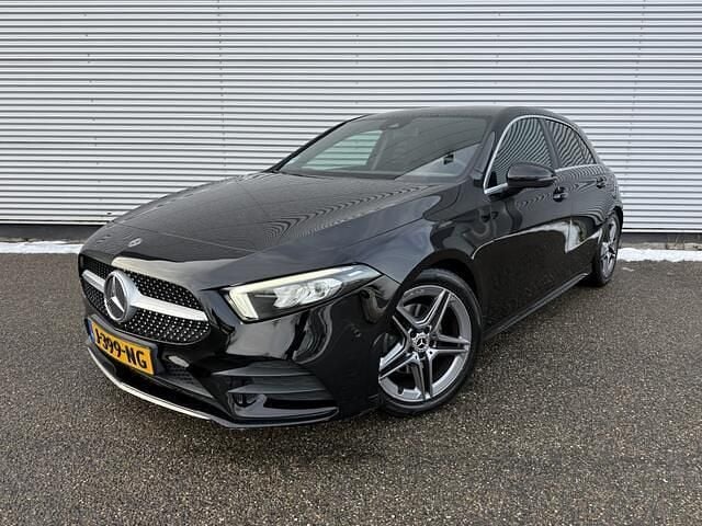 Zwart Gebruikt 2019 Mercedes A200 AMG Hatchback | € 18.245 (Goede deal) - Afbeelding 1/4