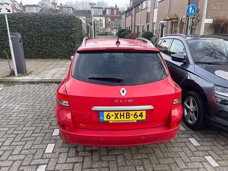 Occasion Renault Clio GrandTour Dynamique 111 PK (81 kW) 2009 Rood Stationwagen