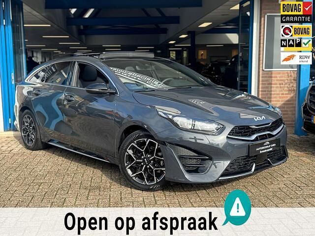 Grijs Gebruikt 2024 Kia ProCeed GT-Line Hatchback | € 28.500 (Goede deal) - Afbeelding 1/4