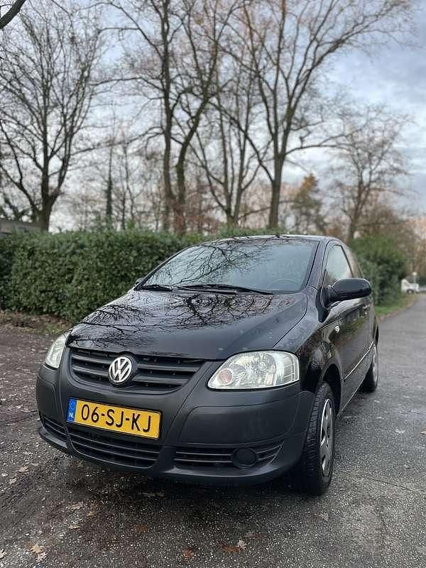 Zwart Gebruikt 2006 VW Fox Trendline Hatchback | € 500 (Goede deal) - Afbeelding 1/4