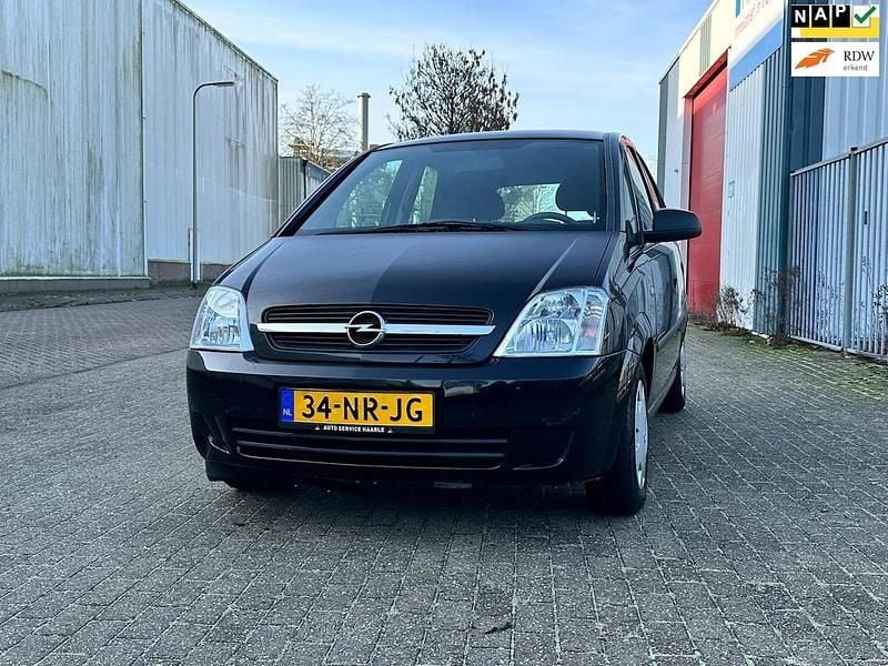 Zwart Occasion 2004 Opel Meriva Essentia MPV | € 995 (Goede deal) - Afbeelding 1/4