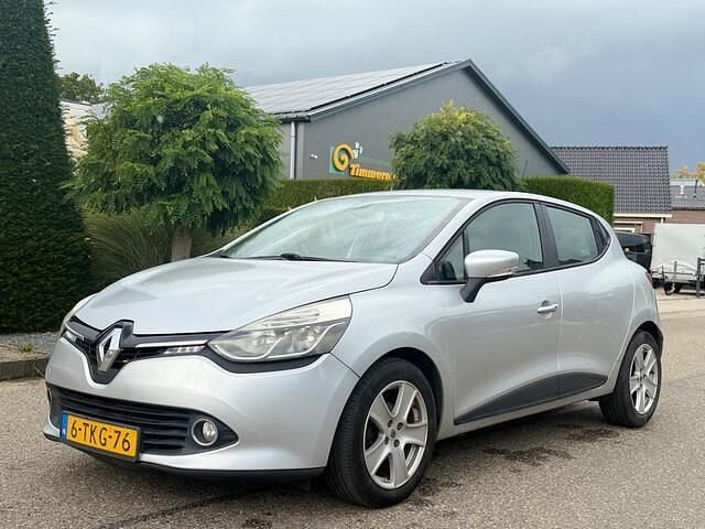 Grijs Gebruikt 2013 Renault Clio IV Dynamique Hatchback | € 4.600 (Eerlijke prijs) - Afbeelding 1/4