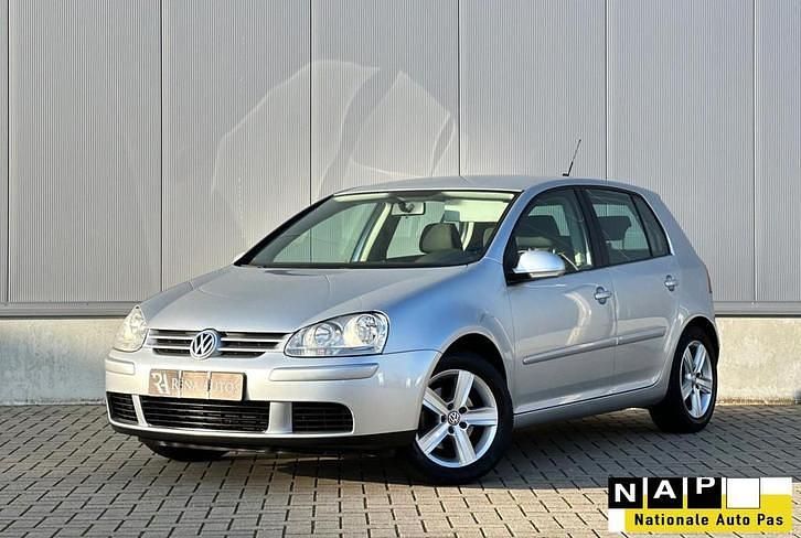 Grijs (metallic) Gebruikt 2008 VW Golf VI Hatchback | € 5.900 (Iets duurder) - Afbeelding 1/4