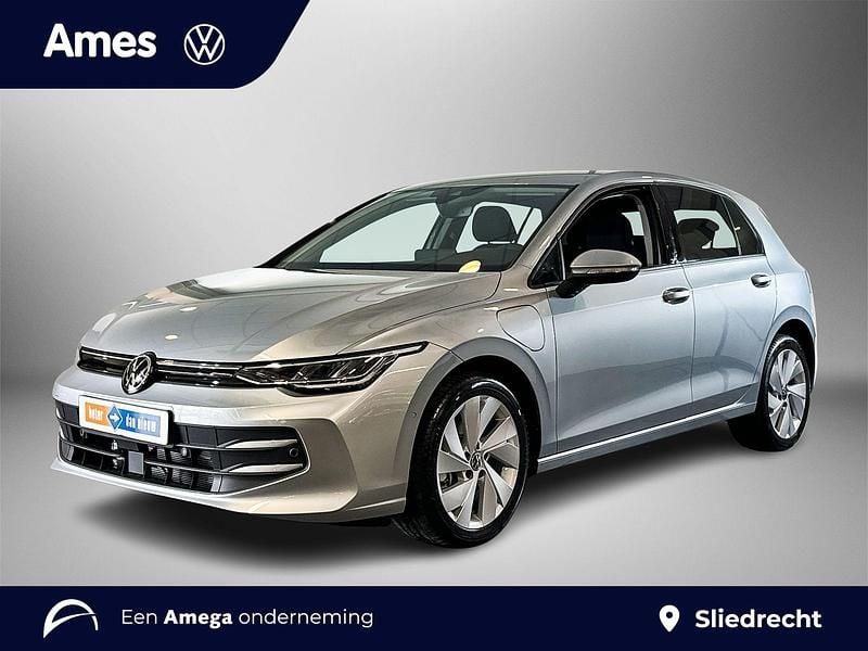 Zilver Nieuw 2025 VW Golf VIII Comfortline Hatchback | € 37.495 (Eerlijke prijs) - Afbeelding 1/3