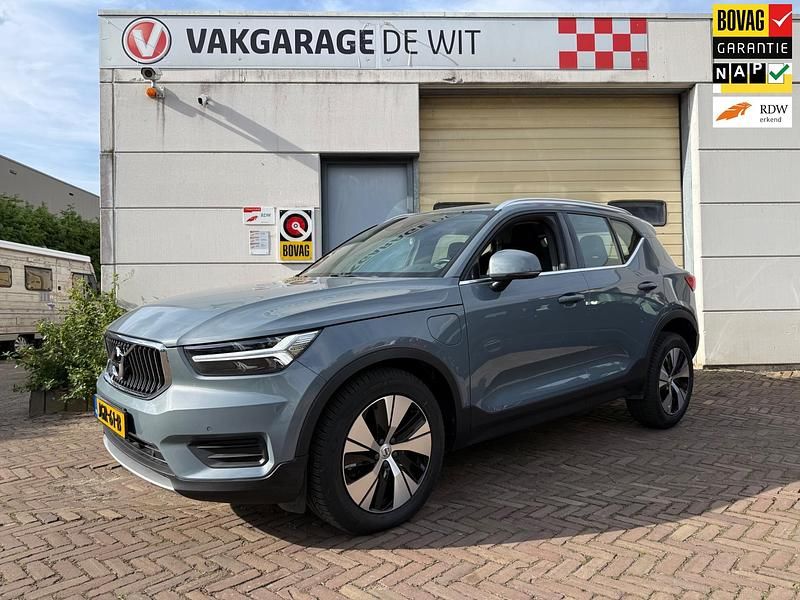 Blauw Gebruikt 2022 Volvo XC40 Inscription SUV | € 27.499 (Goede deal) - Afbeelding 1/4