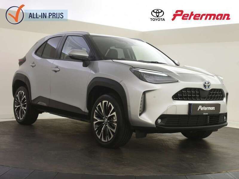 Grijs, metallic lak Gebruikt 2022 Toyota Yaris Cross Executive SUV | € 28.899 (Eerlijke prijs) - Afbeelding 1/4