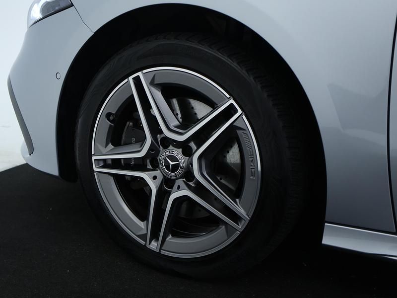 Occasion Mercedes A250 AMG 218 PK (160 kW) 2024 Hightechzilver (licht grijs metallic) Hatchback