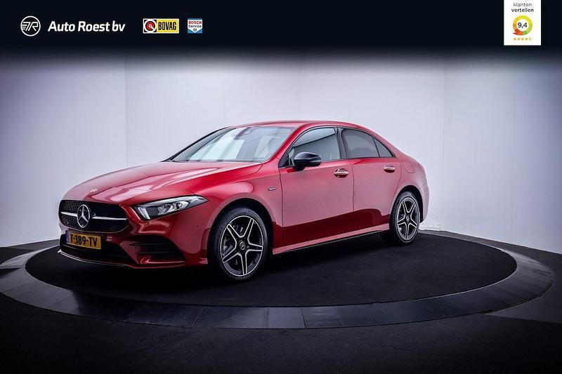 Rood Occasion 2020 Mercedes A250 AMG Sedan | € 25.750 (Goede deal) - Afbeelding 1/4