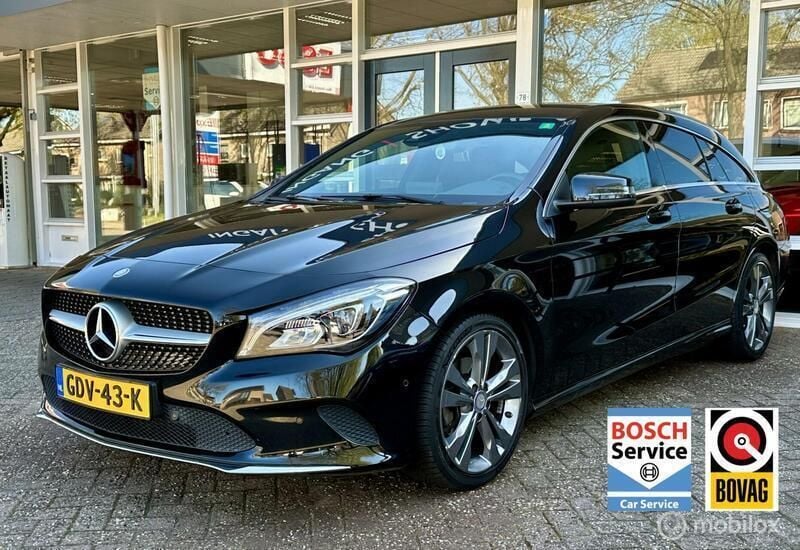 Zwart, metallic lak Gebruikt 2017 Mercedes CLA180 Shooting Brake AMG Stationwagen | € 16.900 (Goede deal) - Afbeelding 1/4
