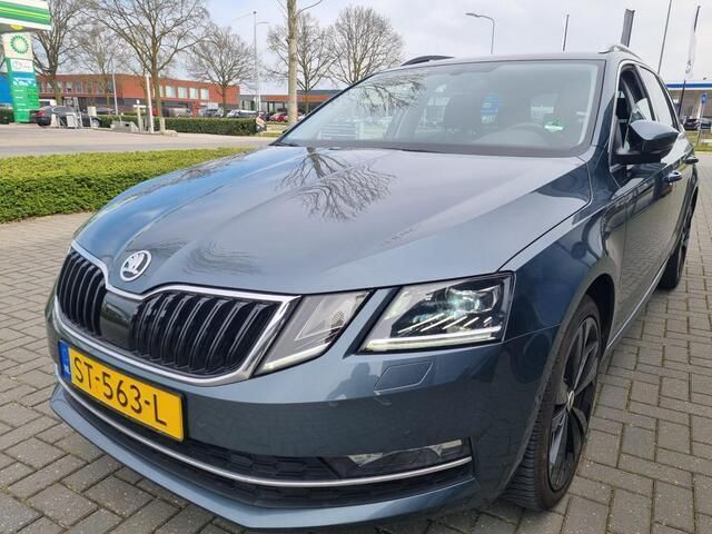 Grijs Gebruikt 2018 Skoda Octavia Style Stationwagen | € 12.749 (Eerlijke prijs) - Afbeelding 1/4
