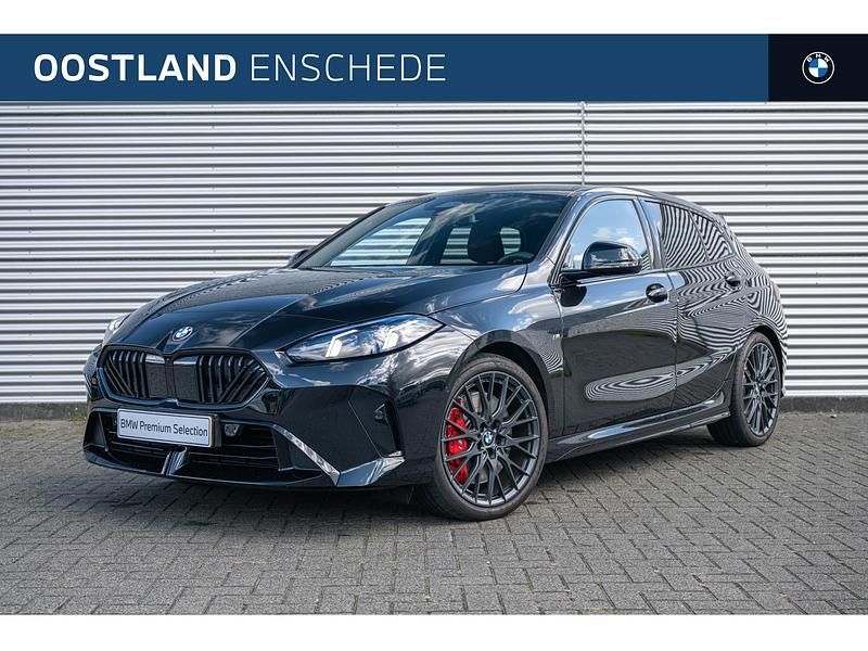 Zwart Gebruikt 2025 BMW 120 Comfort Edition Hatchback | € 45.000 (Eerlijke prijs) - Afbeelding 1/4