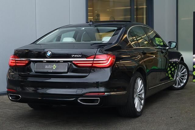 Zwart Occasion 2017 BMW 740 Executive Sedan | € 33.900 (Eerlijke prijs) - Afbeelding 1/3