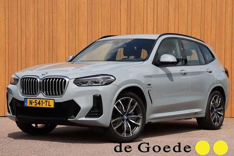 Grijs Occasion 2022 BMW X3 M Sport SUV | € 42.940 (Eerlijke prijs) - Afbeelding 1/4