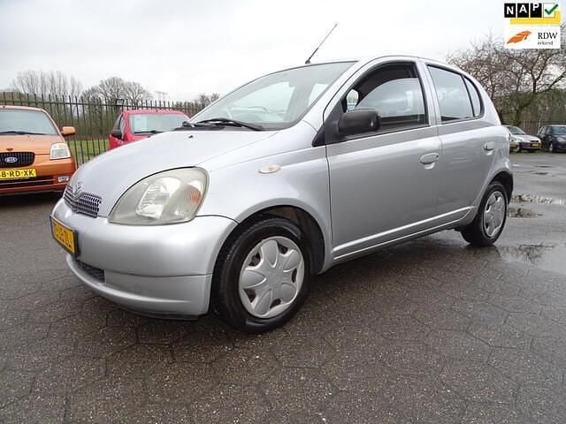 Occasion Toyota Yaris Sol 86 PK (63 kW) 2002 Grijs (metallic) Hatchback