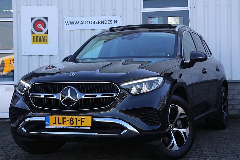 Grijs Gebruikt 2023 Mercedes GLC300e SUV | € 56.900 (Eerlijke prijs) - Afbeelding 1/4